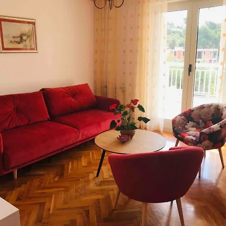 Apartment Ana *